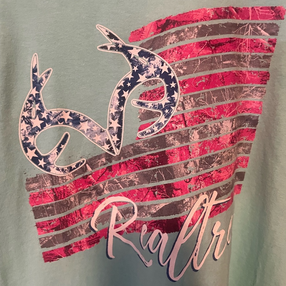 Realtree Graphic Tee in Green and Pink
